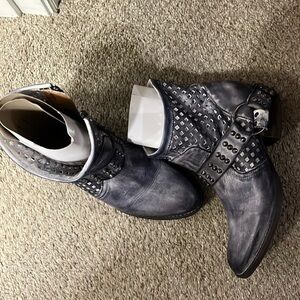 Very Volatile Boots EUC